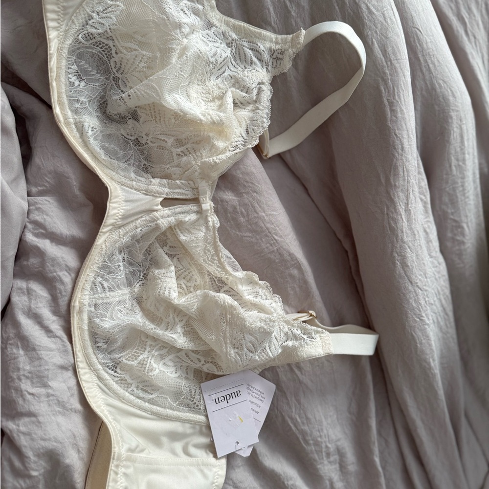Auden Women's Cream Lace Bra